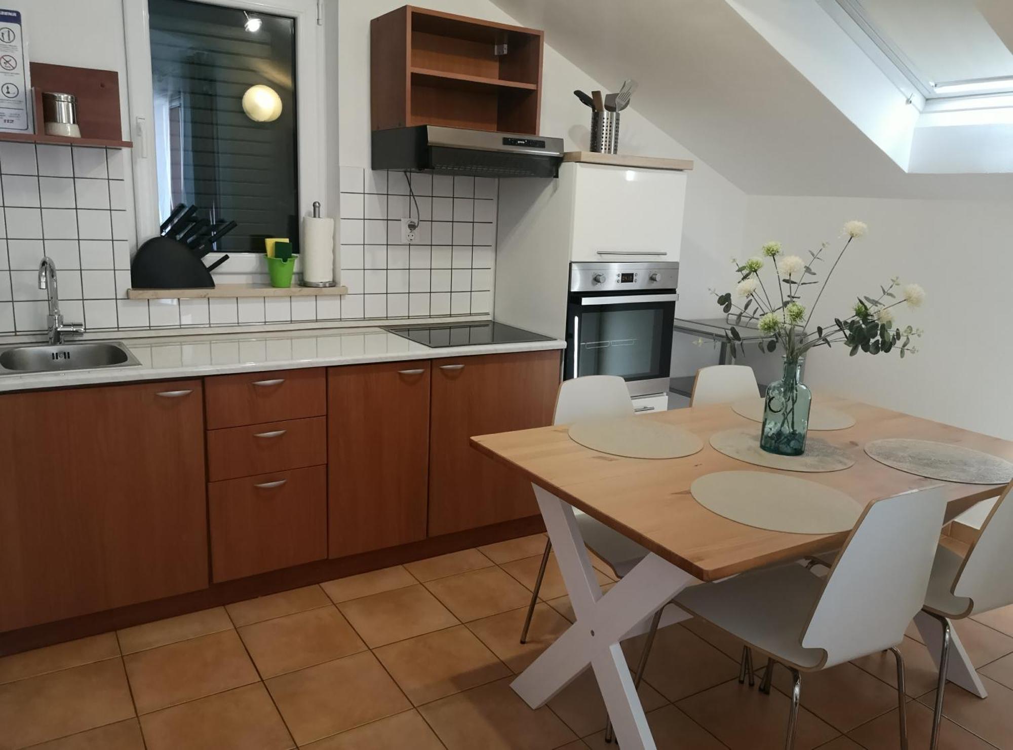 Vila Jadran Оміш Екстер'єр фото